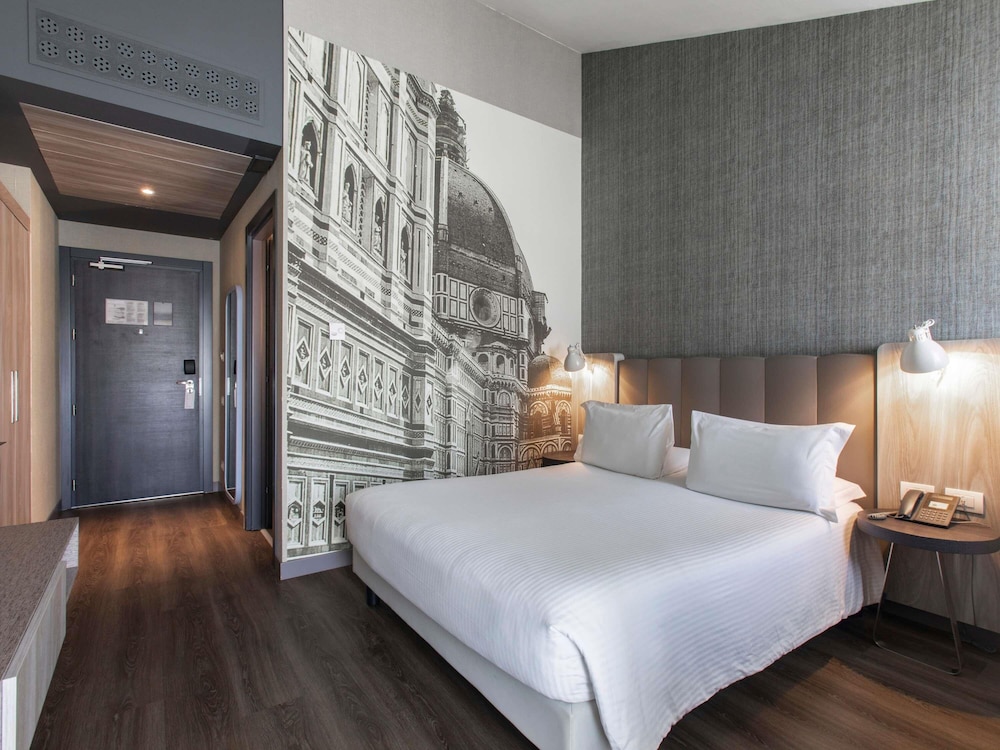 Mercure Firenze Centro — 4-Star Luxury Hotel in Florence, Italy