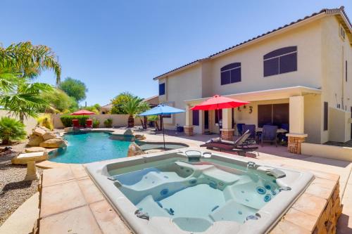 Outdoor Living Space Sunny Retreat In Goodyear — Goodyear