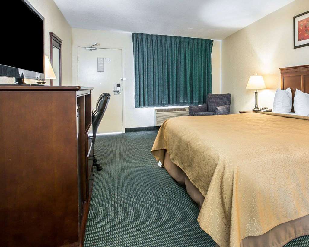Quality Inn San Diego I 5 Naval Base - photo 10