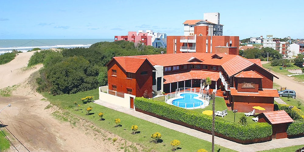 Hostería Las Mutisias in Villa Gesell, Argentina