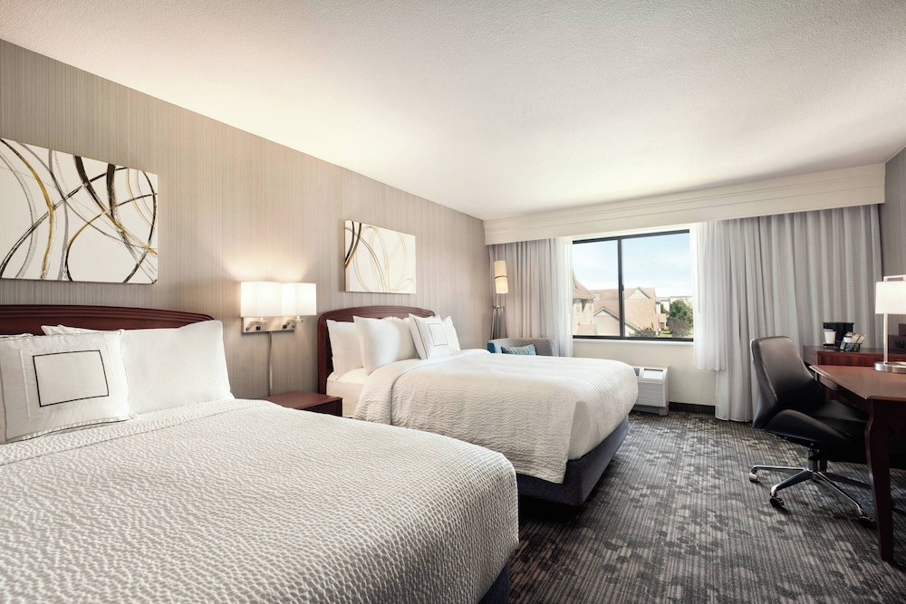 Courtyard by Marriott Salinas Monterey - photo 17
