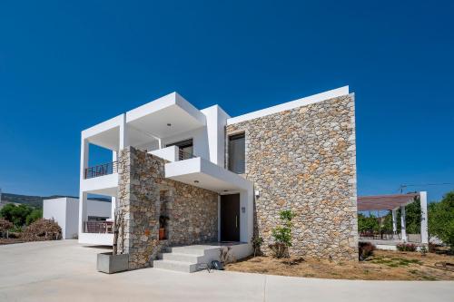 Olive Green Haven 3br Private Parking Balcony — 4-Star Luxury Hotel in Kos, Greece