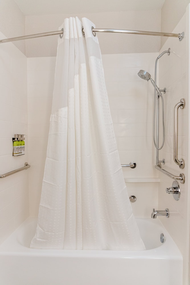Holiday Inn Express Greenville by IHG - photo 31