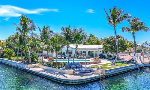 Triple Crown Villa — 4-Star Luxury Hotel in Stock Island, United States