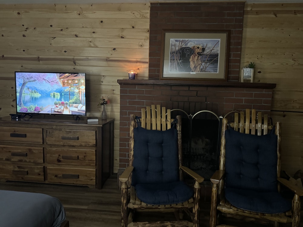 Kootenai Valley Motel - photo 11