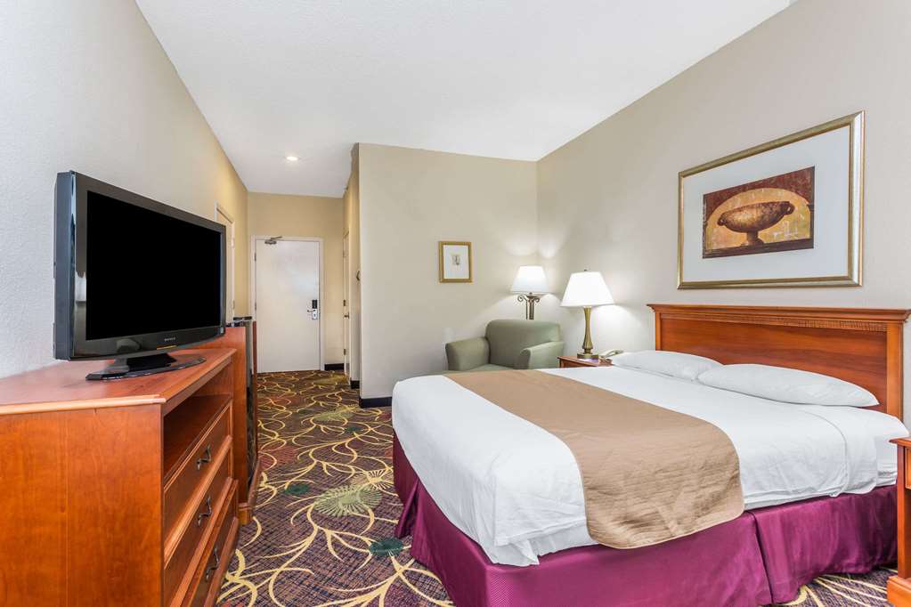 Baymont by Wyndham Cornelia - photo 7