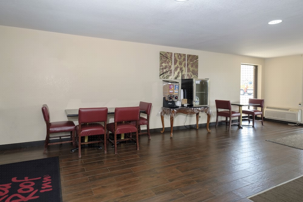Red Roof Inn Hillsville - photo 9