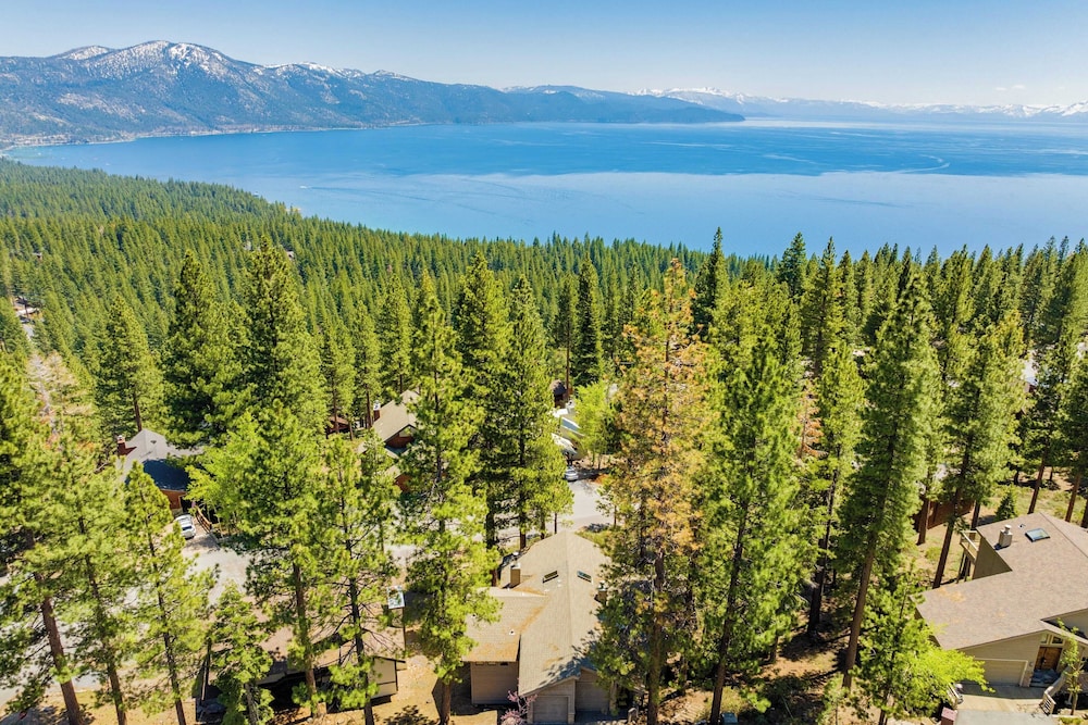 Lakeview Getaway - photo 2
