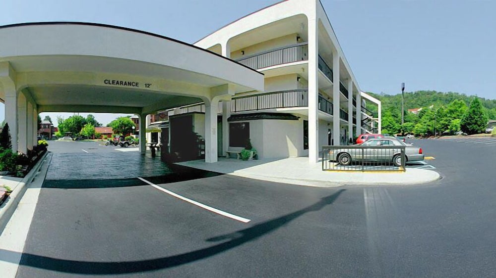 Hampton Inn Dalton - photo 27