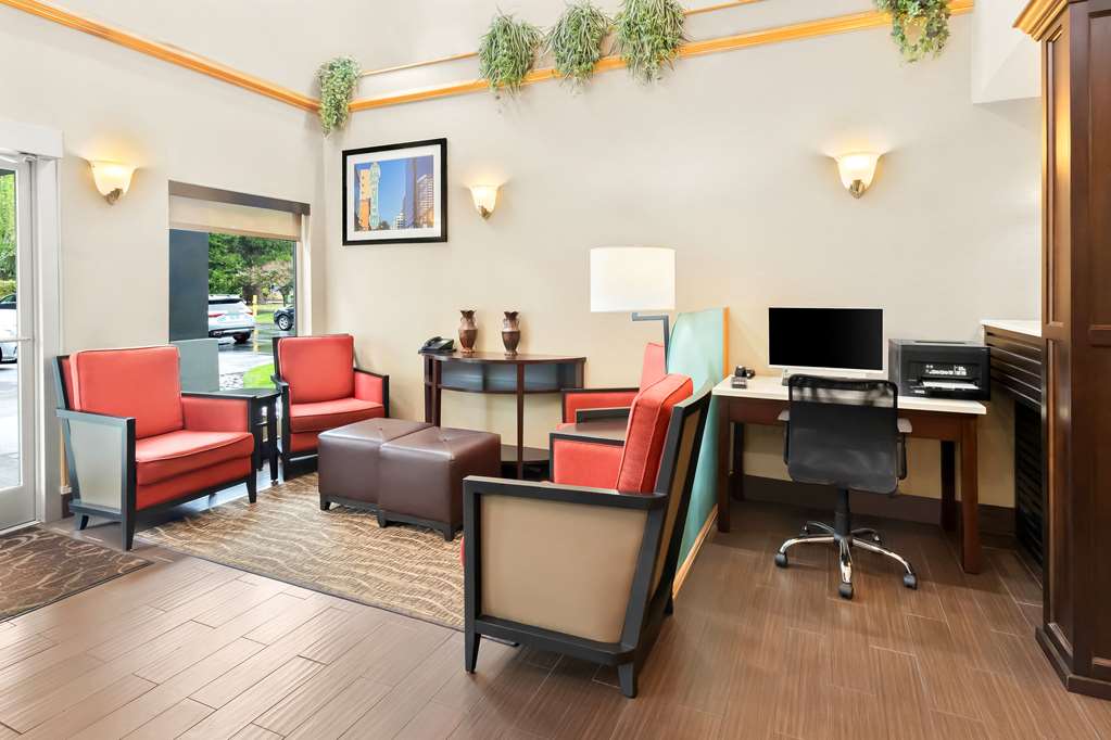 Comfort Suites Portland Airport - photo 8