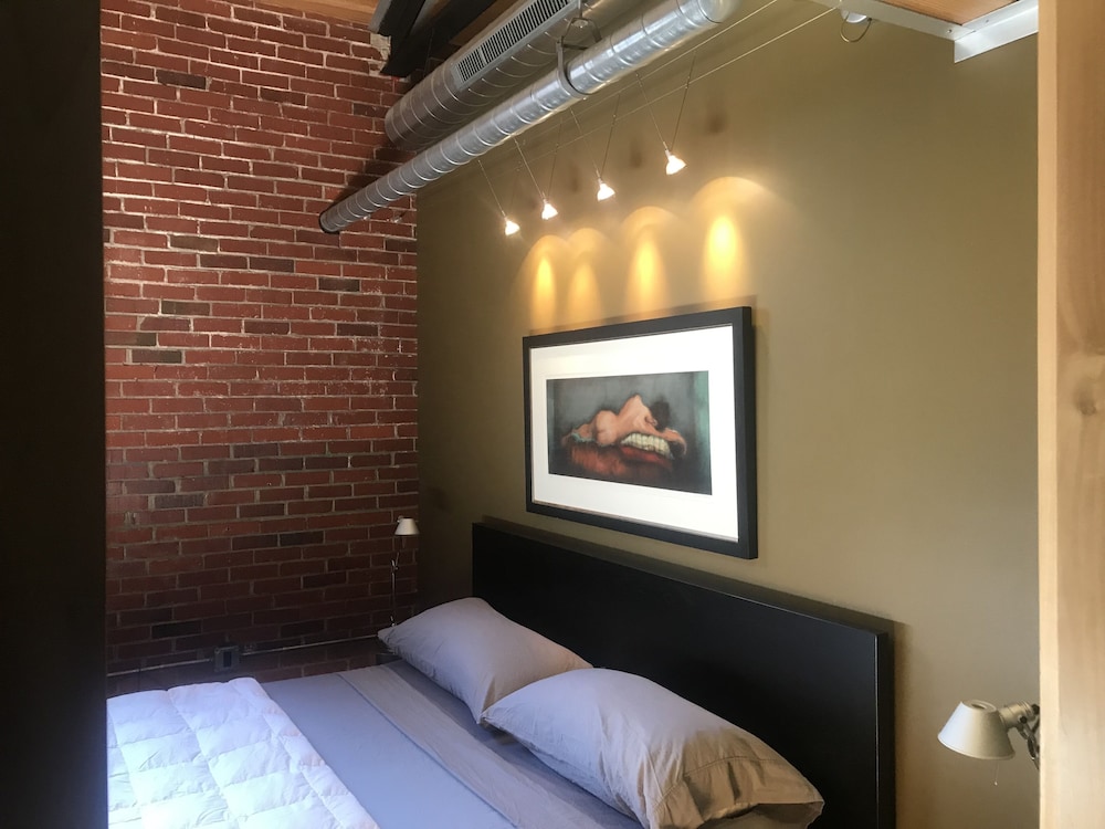 The Hangar Lofts Hotel - photo 13
