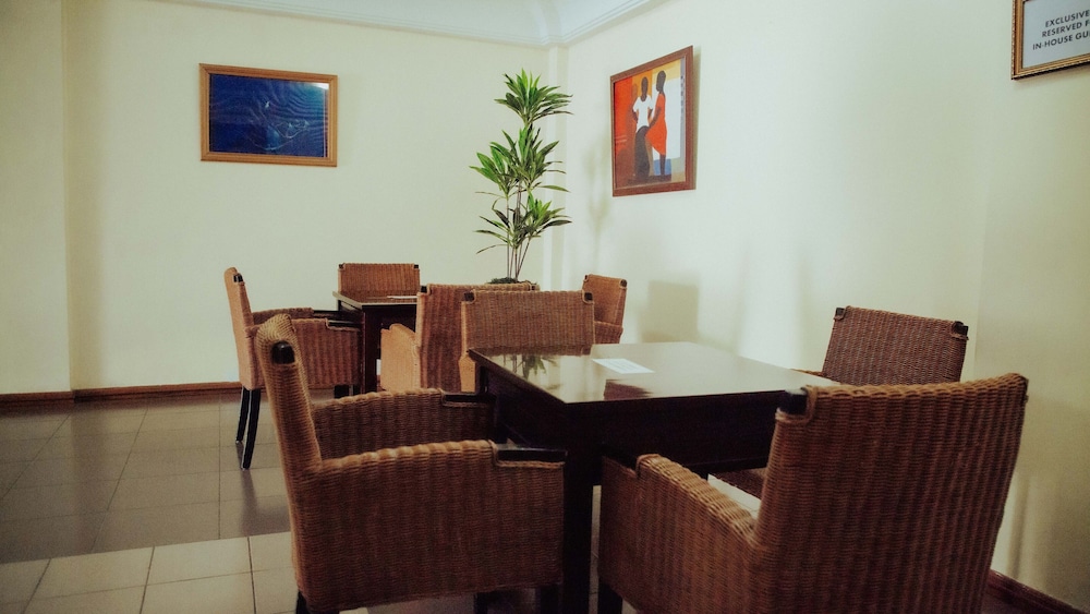 Hotel Marjorie ‘Y’ — Tema — photo 2