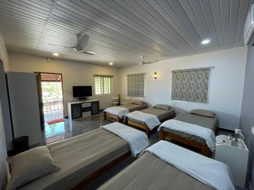 The B Hive — hotel in Londa