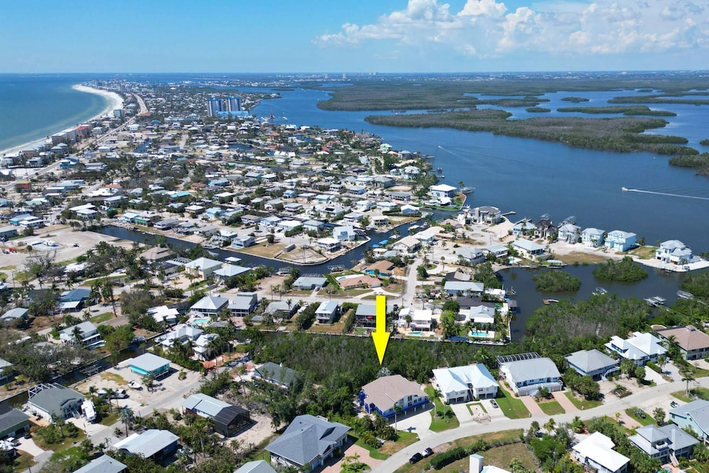 21600 Indian Bayou Dr right Side - featured photo