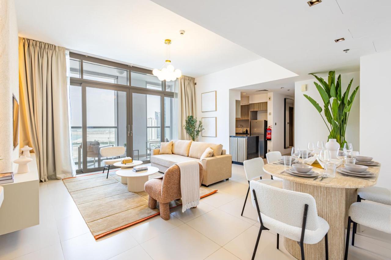 Families & Groups Paradise 3 min walk to Reem Central Park and Beach 10 people Big Balcony High Floor — 4-Star Luxury Hotel in Abu Dhabi, United Arab Emirates