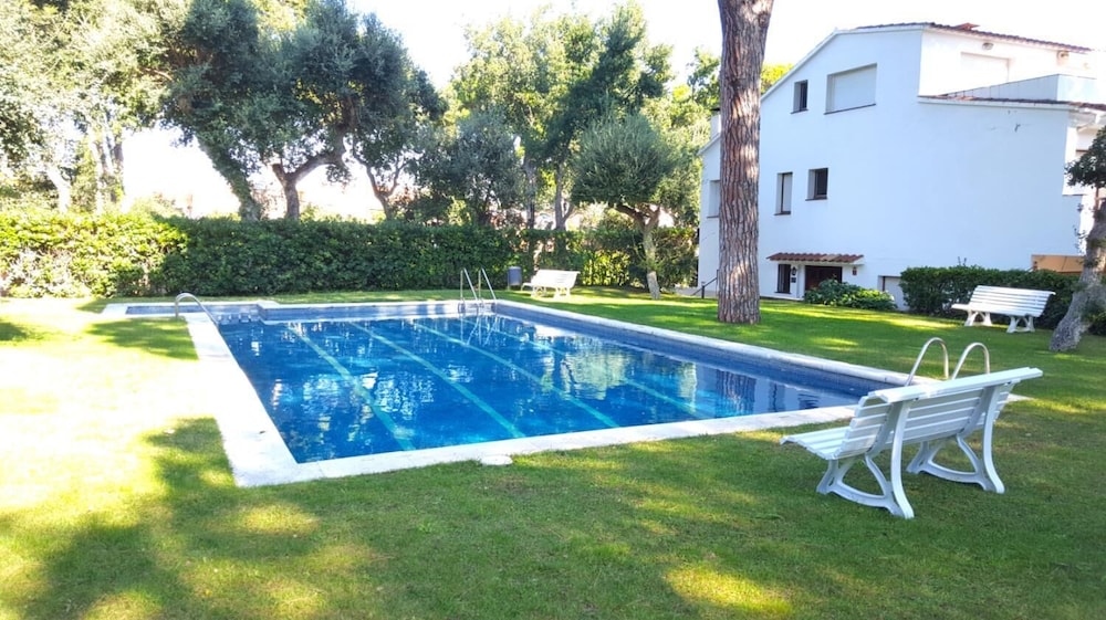 Villa Prat Xirlo — 4-Star Luxury Hotel in Palafrugell, Spain
