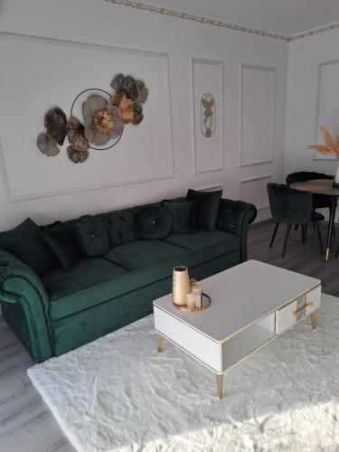 Apartament Irina — 4-Star Luxury Hotel in Arad, Romania