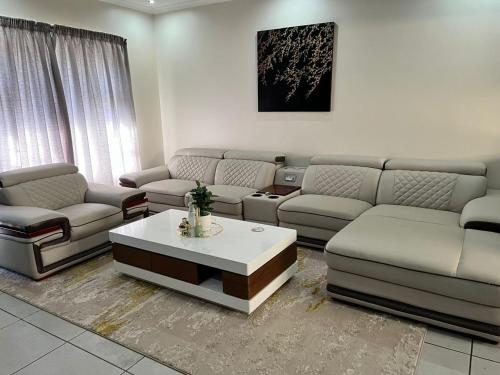 Sweet Daisies Apartment — 4-Star Luxury Hotel in Mbabane, Swaziland