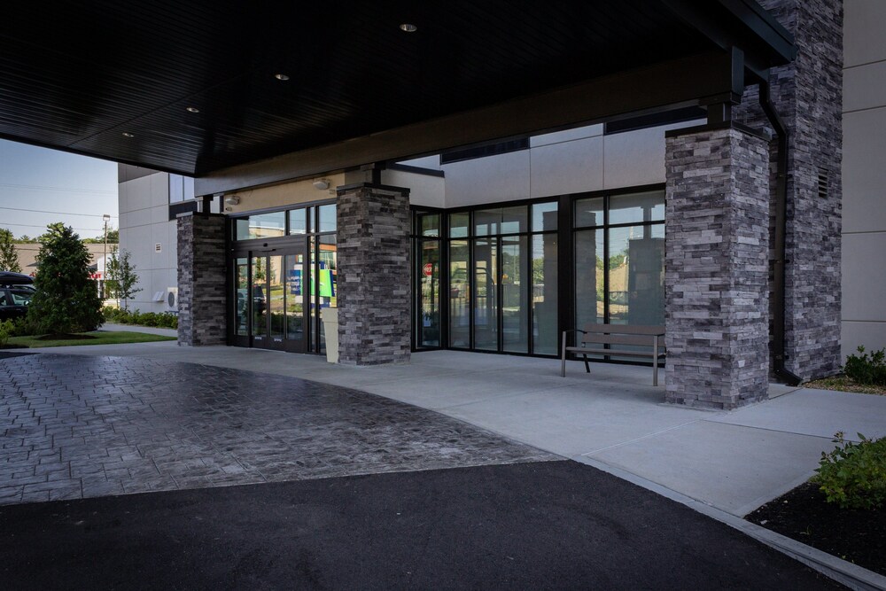 Holiday Inn Express & Suites Boston South Randolph by IHG - photo 64