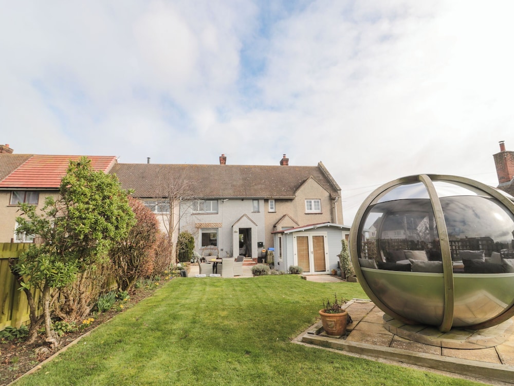 Coast Cottage — 4-Star Luxury Hotel in Bamburgh, United Kingdom