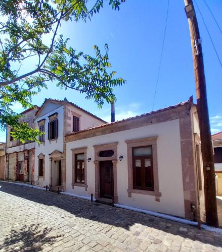 Ignatia's house — 4-Star Luxury Hotel in Polichnitos, Greece