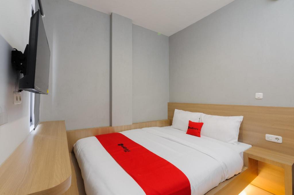 RedDoorz Plus @ Kedaton Lampung in Bandar Lampung, Indonesia