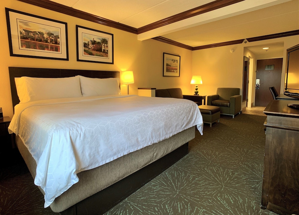 Holiday Inn Express & Suites Charleston Northwoods by IHG - photo 15