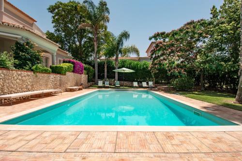 Casa La Vendola — 4-Star Luxury Hotel in Estombar, Portugal