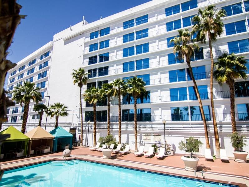 Royal Resort