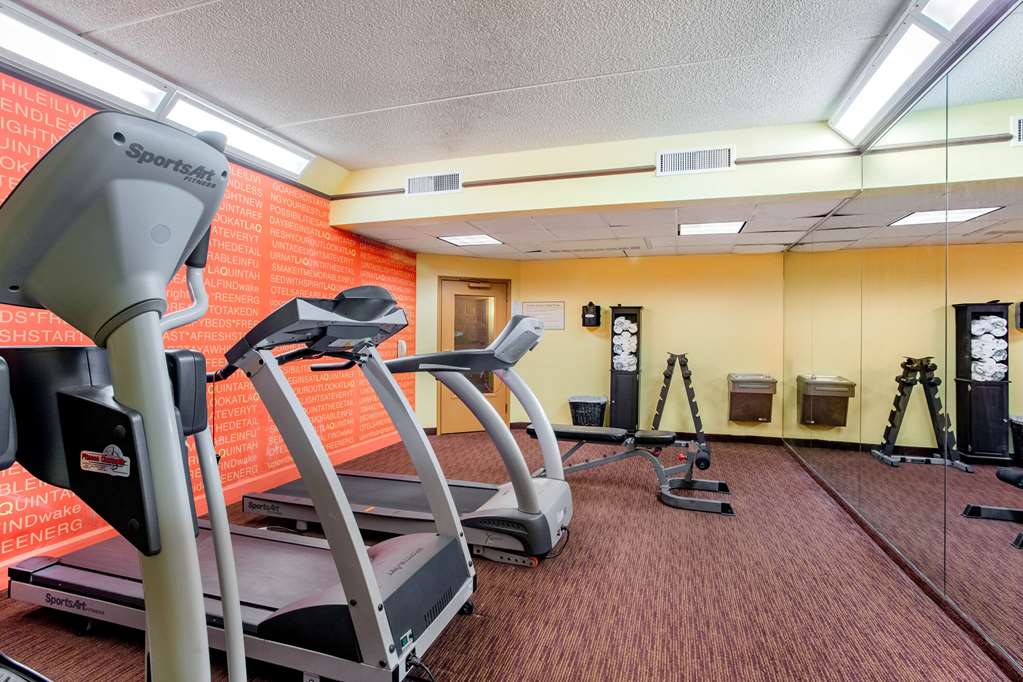 La Quinta Inn & Suites by Wyndham Raleigh Durham Southpoint - photo 12