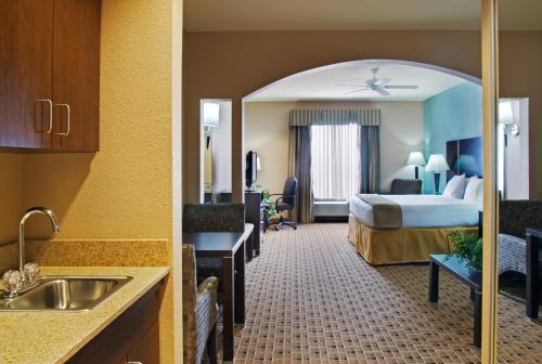 Aspen Grand Hotel Houston - photo 35