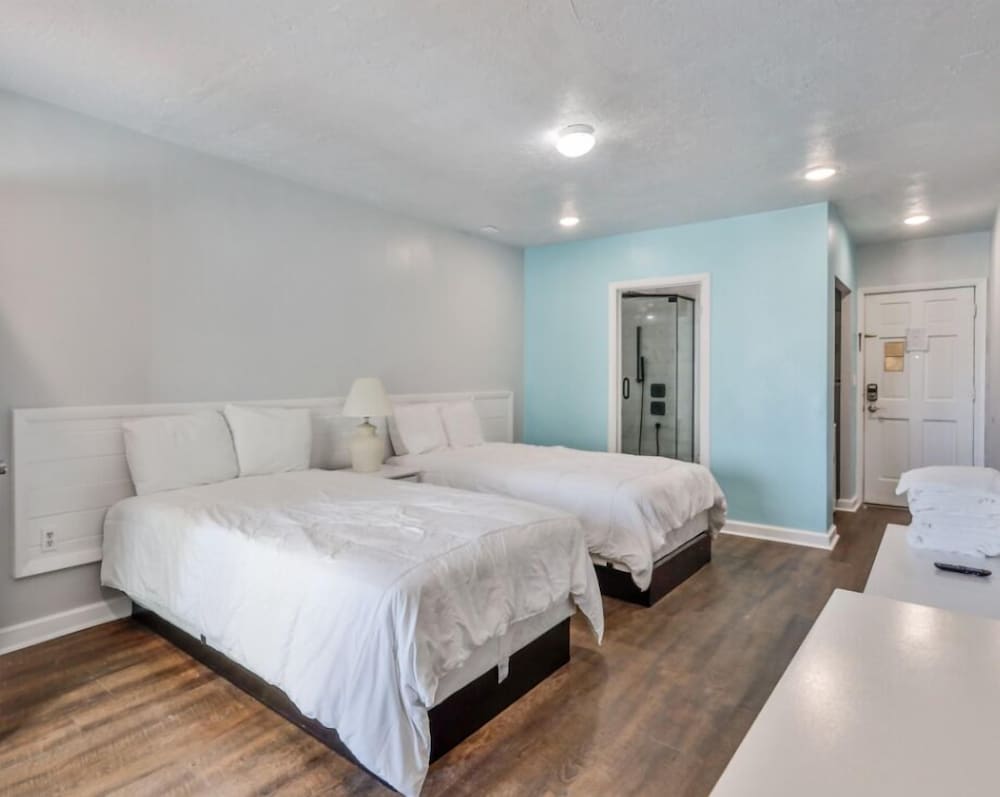 Coastal Waters Inn - photo 13