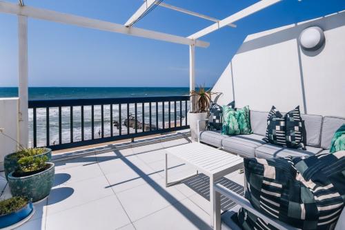 33 Perissa Santorini Ballito — 4-Star Luxury Hotel in Ballito, South Africa
