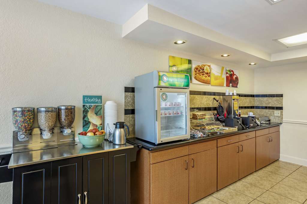 Quality Inn & Suites NRG Park Medical Center - photo 29