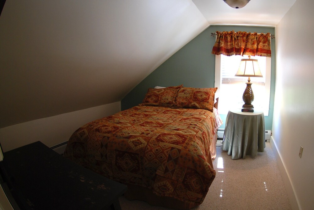 Hyde Away Inn - photo 8