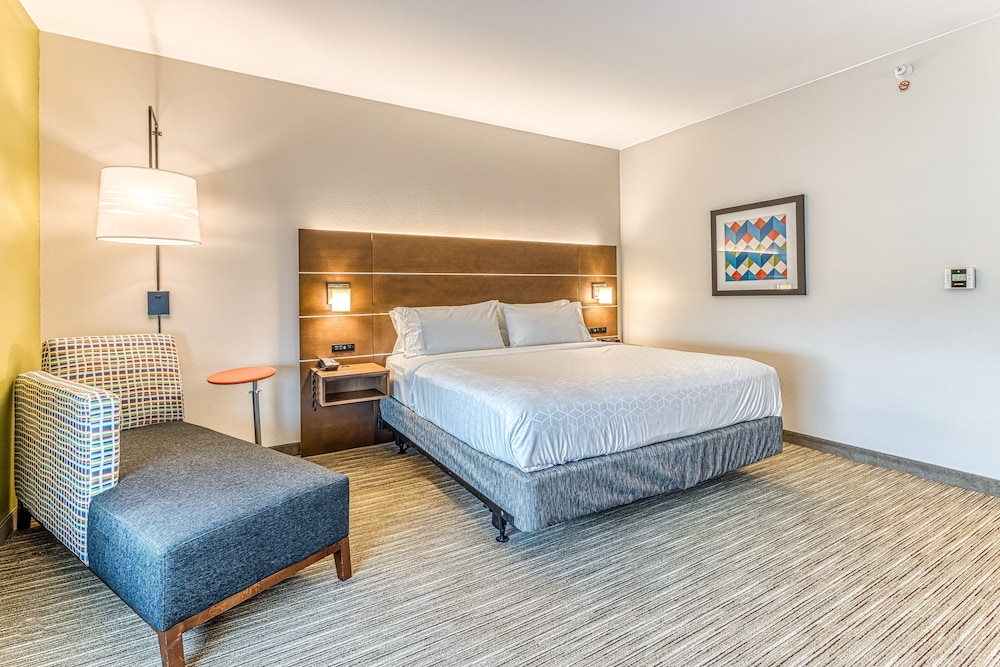 Holiday Inn Express & Suites Rantoul by IHG - photo 17