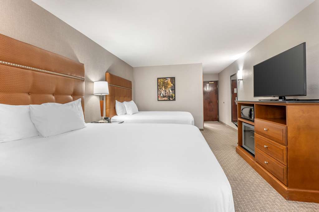 Drury Inn & Suites Champaign - photo 38