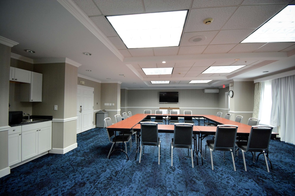 Hampton Inn Salem East Electric Road - photo 33