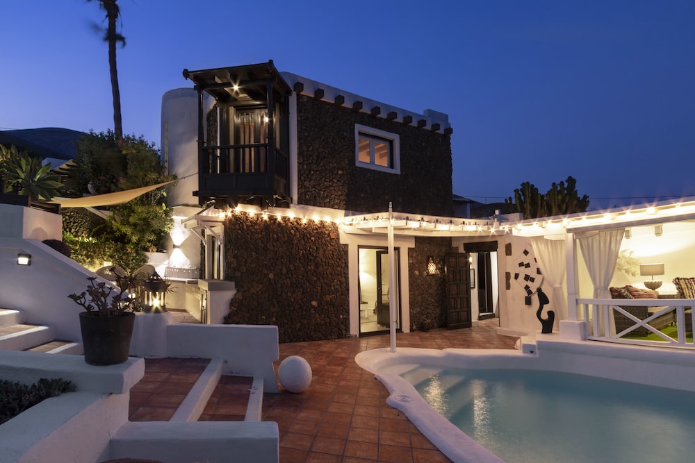 NEW Deluxe designer Villa Infinity with Panoramic sea views own exclusive heated private pool subtropical gardens — 4-Star Luxury Hotel in Tias, Spain