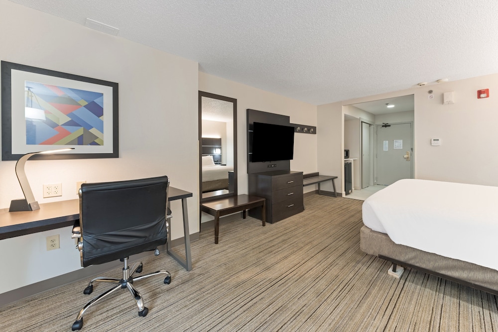 Holiday Inn Express Columbus Downtown by IHG - photo 11