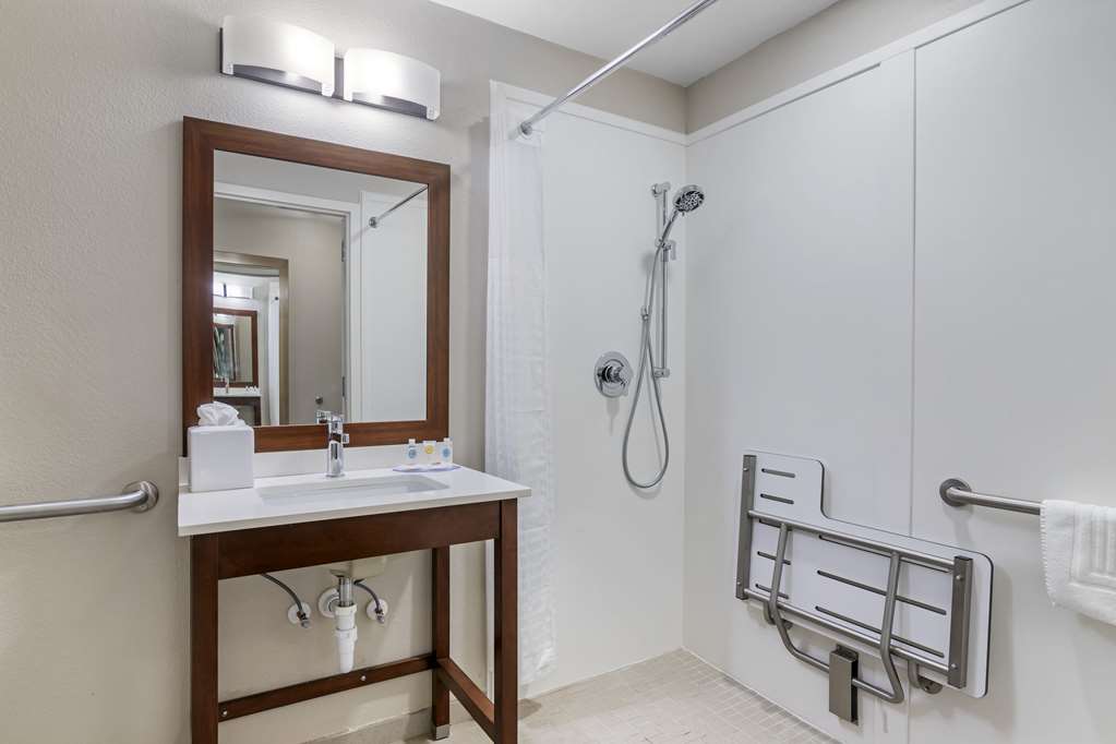 Comfort Inn & Suites Brunswick I 95 - photo 11
