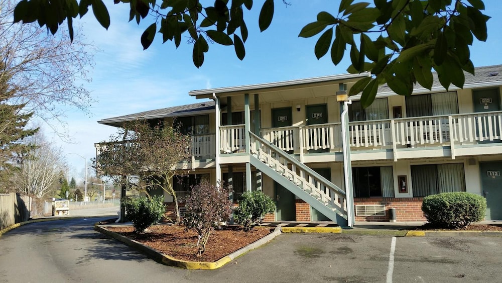 Motel Puyallup - photo 17