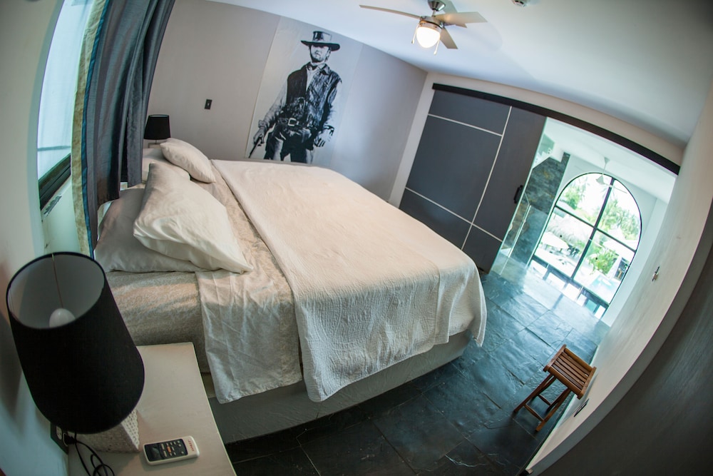Show Pony Ranchero Resort Boutique Beach Hotel — Las Lajas — photo 5