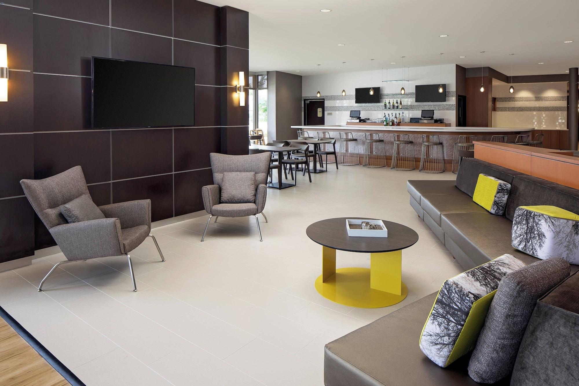 SpringHill Suites Green Bay - photo 10