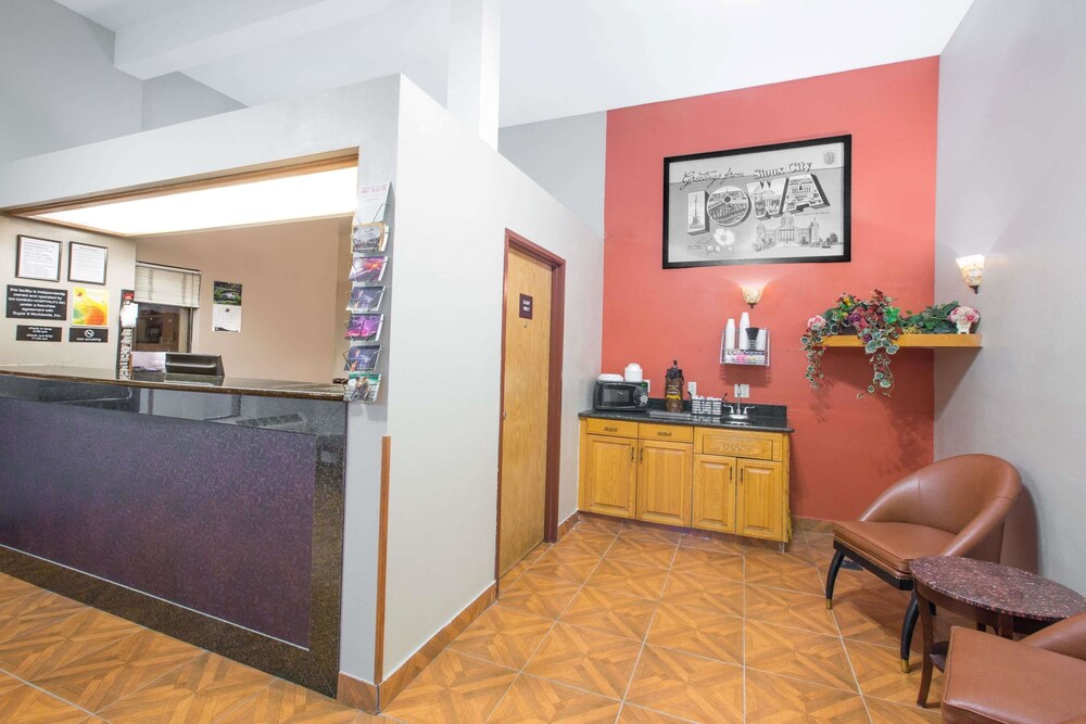 Super 8 by Wyndham Sioux City Morningside Area - photo 3