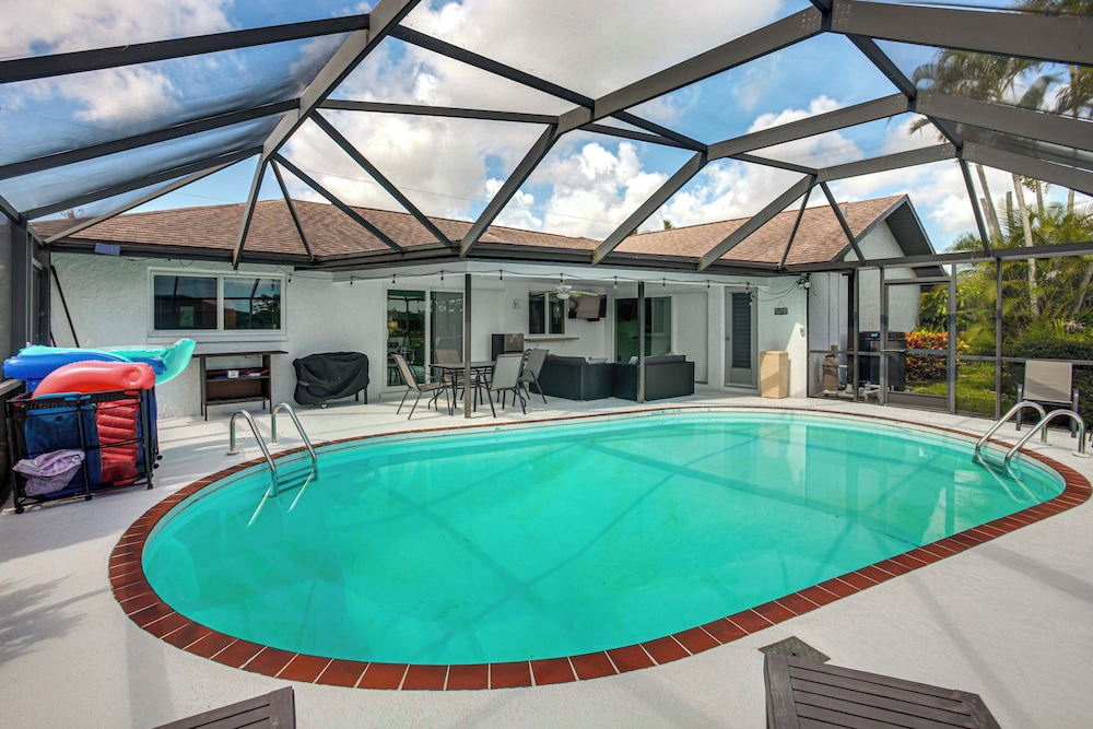 Swim Hike & Golf: Family Gem in Cape Coral