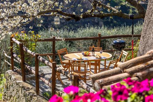 Tipica casa antica ligure Ca' del Ciliegio — 4-Star Luxury Hotel in Calice Ligure, Italy