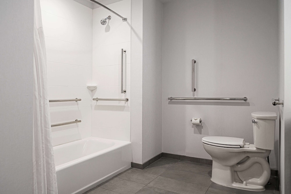 Hilton Garden Inn Louisville Mall of St. Matthews - photo 21