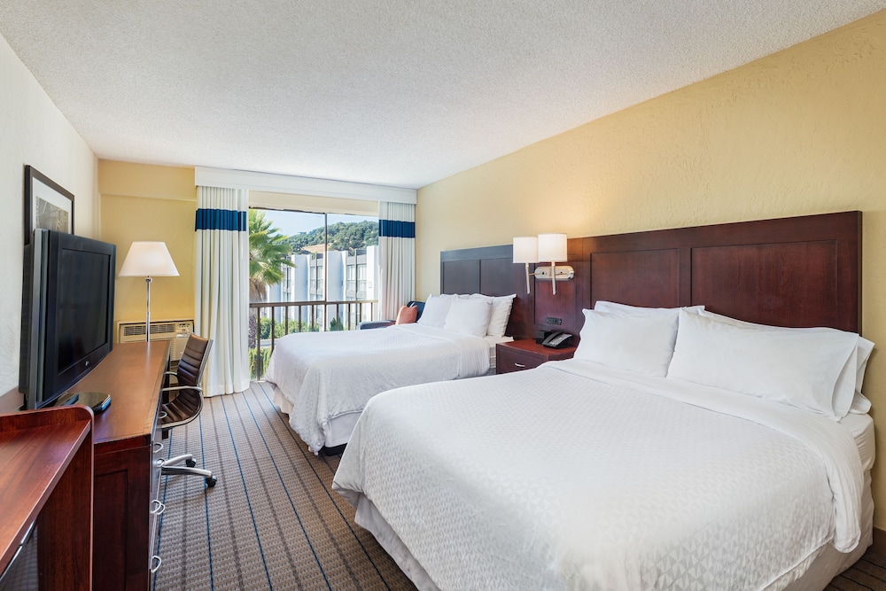 Marin Hilltop Hotel - photo 8