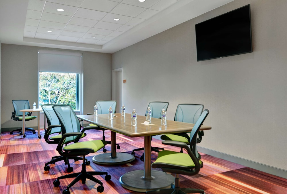 Home2 Suites by Hilton Largo - photo 39